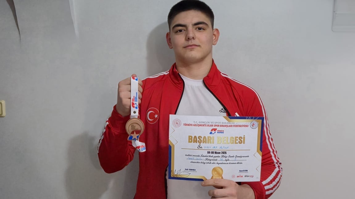 12.Sınıf Öğrencimiz *Gençler Sambo Türkiye Şampiyonasında Türkiye Üçüncüsü Oldu.